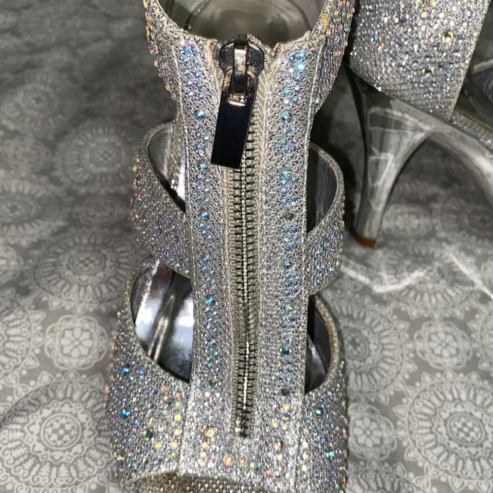 heels - Picture 2 of 4